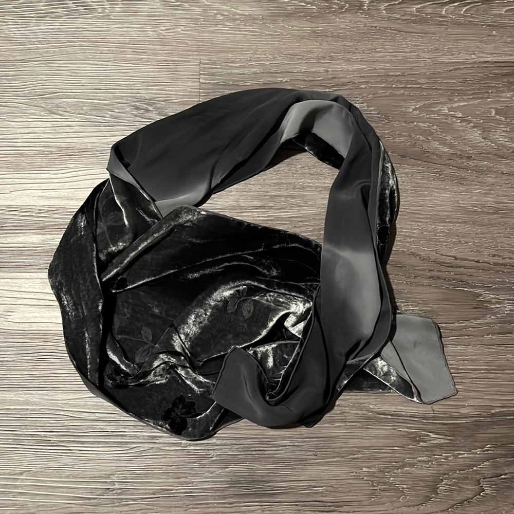 Grey reversible scarf